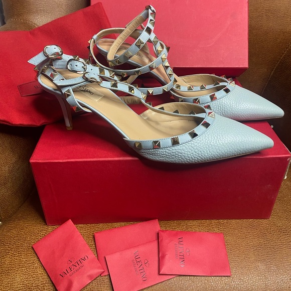 Valentino Garavani Rockstud Caged
Heels Light Blue/Pastel - Size 42 EU
(US 12) - Picture 2 of 11